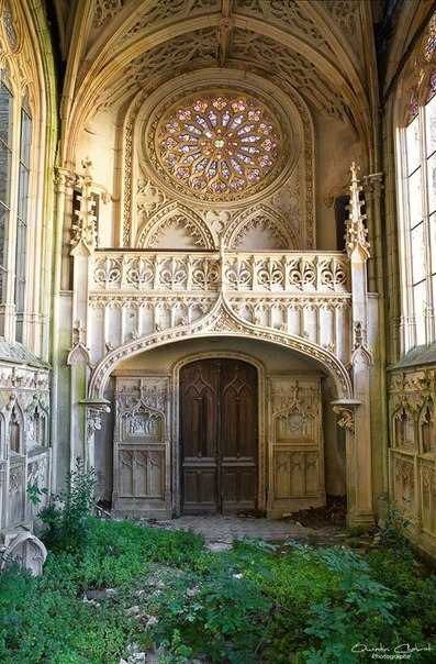 ghostlywatcher:   Abandoned Chapel in France. 