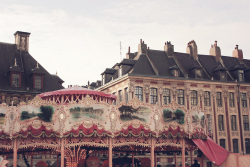 jacindaelena:Lille, France by florescent.