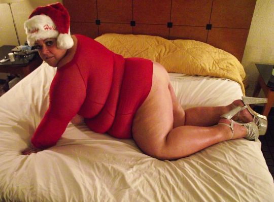 BBW Tania Sue wishes you a Merry Christmas adult photos