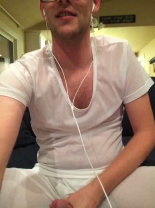 bighairyman1966: hornyfcker11: son4dads85: House to myself. Skyping with daddy while he secretly wat