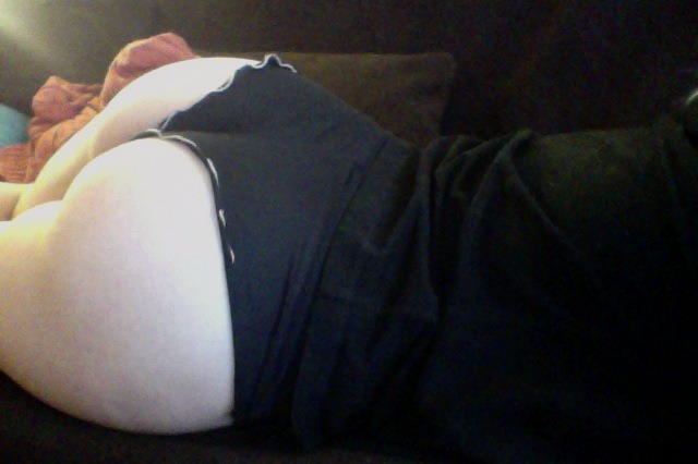 garden-parties:  my butt looks cute this morning. 
