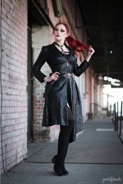 gothicandamazing:  Model: RevenaPhoto: GoldfinchWelcome to Gothic and Amazing |www.gothicandamazing.com