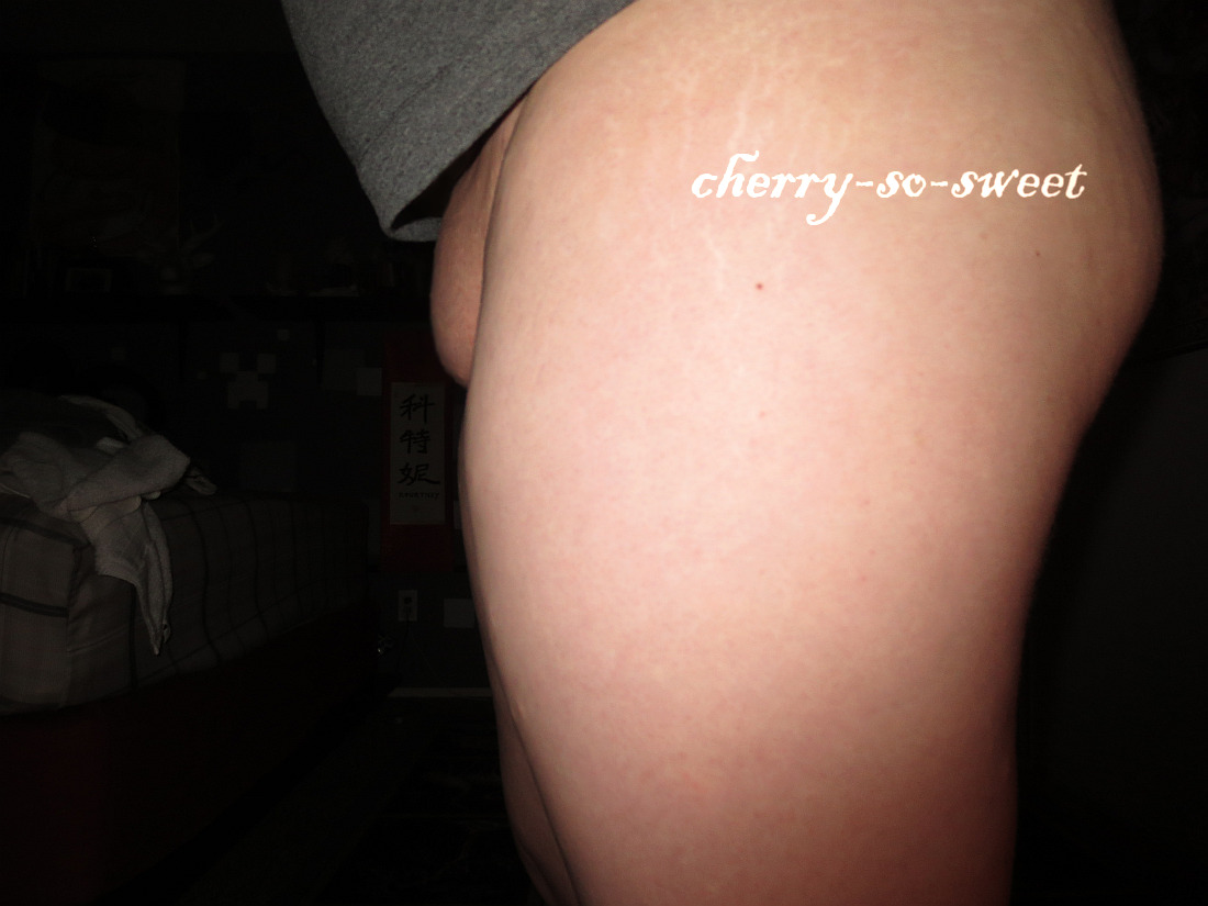 cherry-so-sweet:cherry-so-sweet:Since you guys are craving some more fat pussy pics