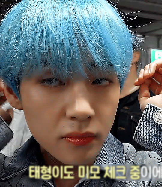 show all my colors to you — ⁂ 53/100 days of kim taehyung | blue hair v