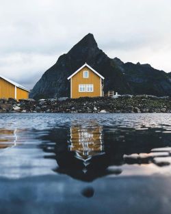 utwo:
“ Cabins in Norway
© M. Kuhr
”