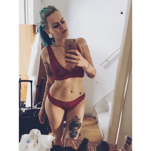 annadeesuicide:My body improved so much since i went vegan. #suicidegirls #hopefulsuicidegirls #sgh 