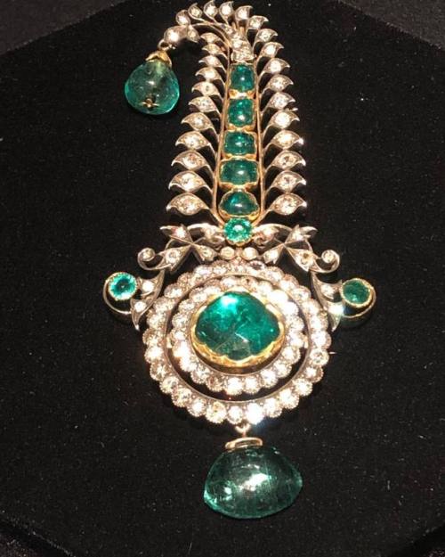 Sarpech, turban ornament, gold, emeralds and diamonds