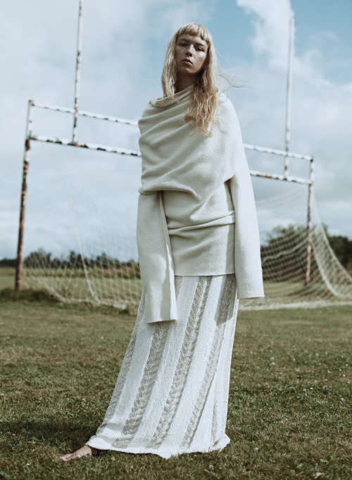 Sparks &amp; Wreck / November 2015 / FLARENordic knits, toughed-out leather and chunky 