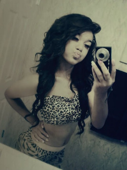 fucckyoubitcch:  http://fucckyoubitcch.tumblr.com  follow me for similar pics on your dash ^-^ want a follow back ? simply ask ✝♡