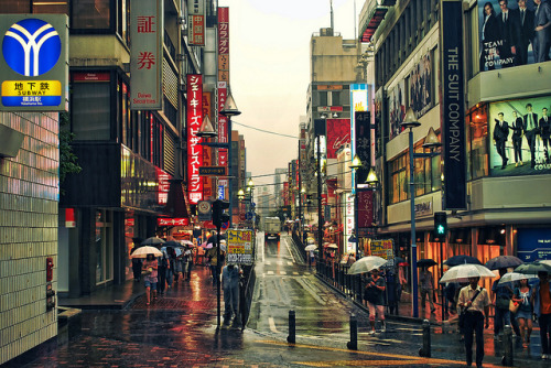 fuckyeahjapanandkorea:Rainy Yokohama by Arutemu 