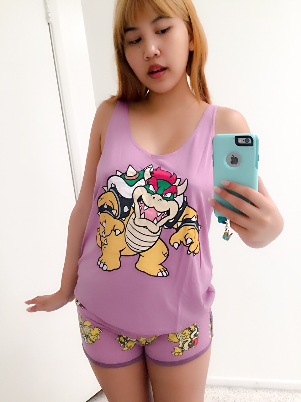 rabbureblogs:  My Bowser pjs came in and they’re PERFECT!!  lucky bowser~ ;9