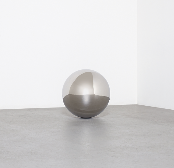heathwest:Jeppe HeinBig Mirror Ball, 2002Polished steel with motor and sensorsDiameter: