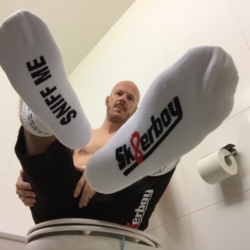 sneax sox and the hairy men
