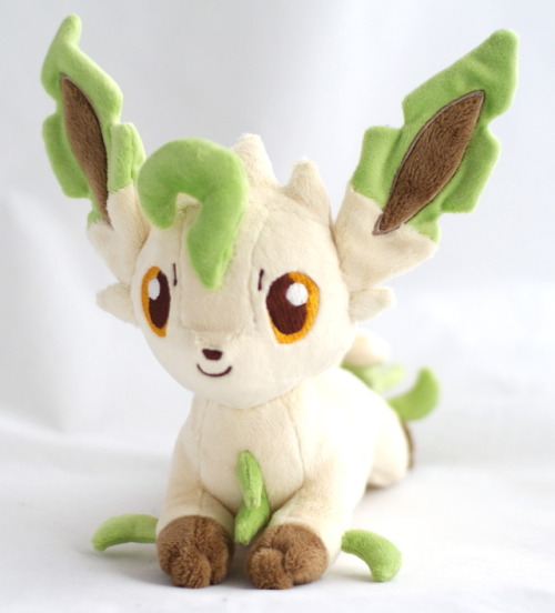 A Leafeon plush, made using roughly the same pattern I used for Umbreon/Espeon. 