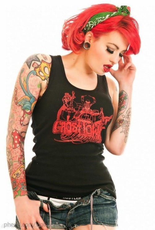alt-dolls:  Alternative girl http://alt-dolls.tumblr.com/ 