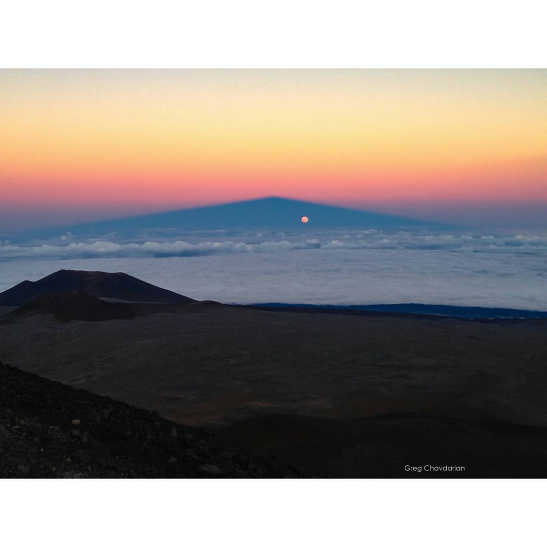 Full Moon in Mountain Shadow #nasa #apod #moon #fullmoon #mountain #volcano #maunakea