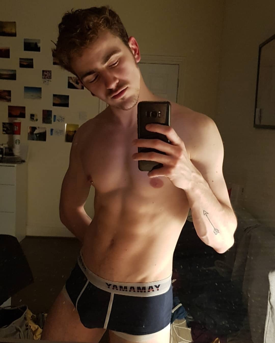 europeanbiguy:It was laundry time. . . . . . . . #gym #gains #selfie #underwear #light