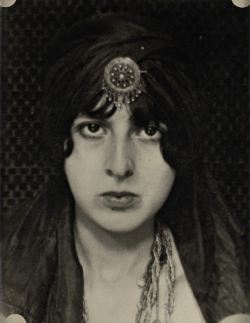  Claude Cahun, Self-portrait, 1912 