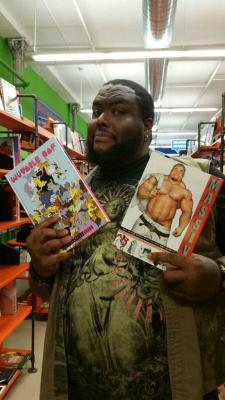 thejungleofmufasa:  I love this comic store!  The Manga section is pretty diverse. 