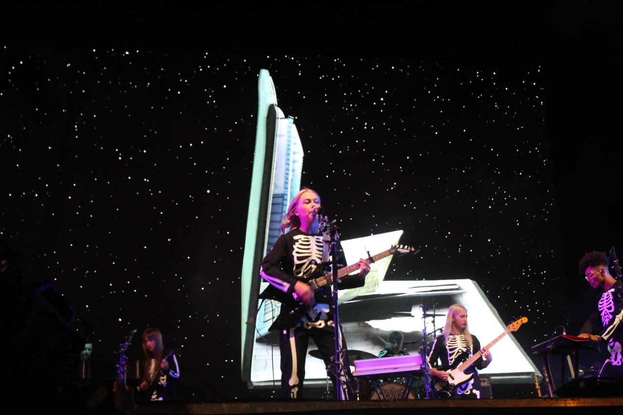 Phoebe Bridgers Rips Shirt: A Bold Statement That Rocked the Stage