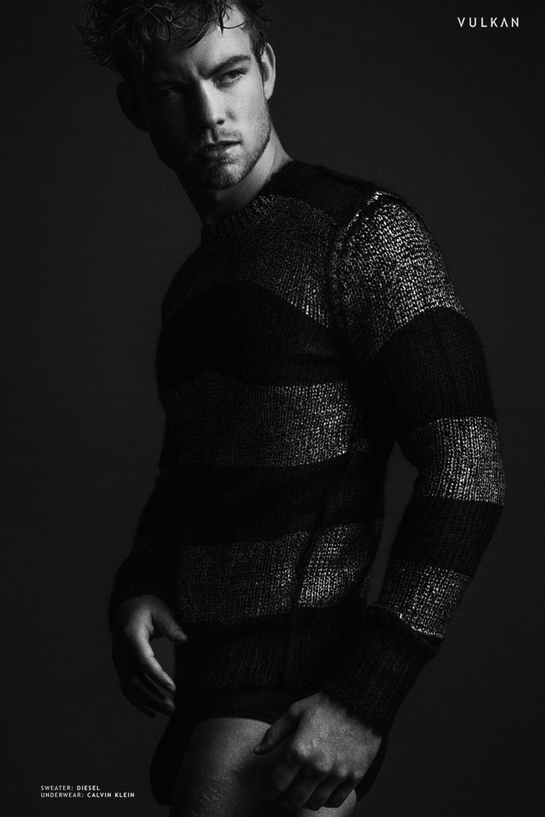 amazingmalenudity:  Dustin McNeer 
