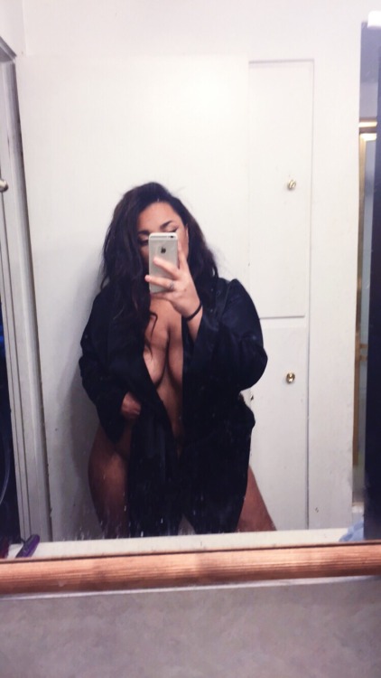 the-black-temple:  Love me 😍 http://blazedblowjobprincess.tumblr.com/