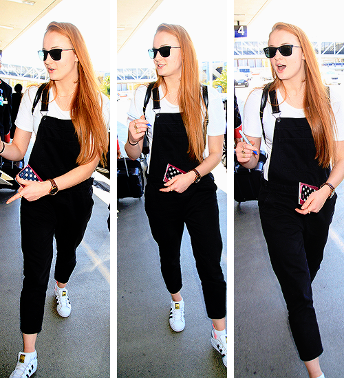 Porn photo ladiessource: Sophie Turner at LAX - May
