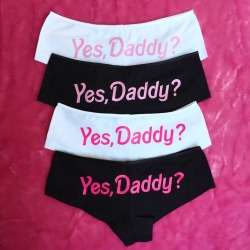 kittywanks:  I really want a pair of these