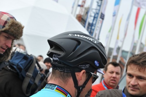 alter-grafx: (Specializedがロード用エアロヘルメットを投入か!? | THE BIKE JOURNAL | バイクジャーナルから)