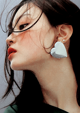 yourghostcat: LEE HI - 24°C [ALBUM SCANS © 하이 마이 캣]
