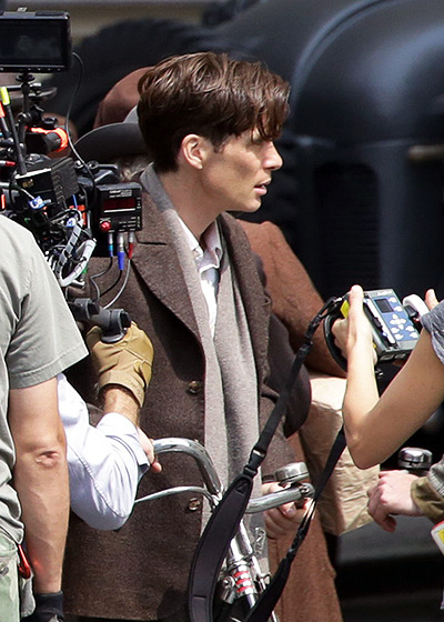 ohfuckyeahcillianmurphy:Cillian Murphy and Jamie Dornan on the set of Anthropoid, August 16 2015 (x)