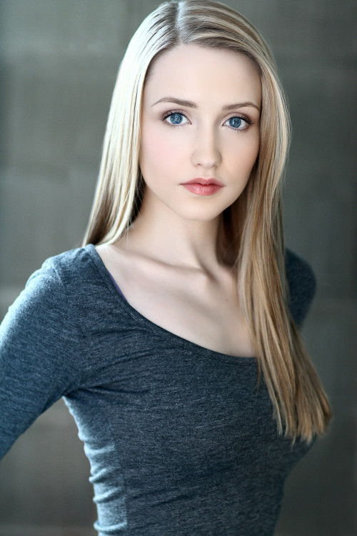 classybrocom: Emily Tennant See More on www.classybro.com/