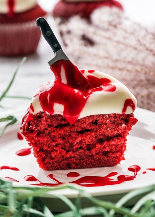 sweetoothgirl:    Halloween Red Velvet Cupcakes