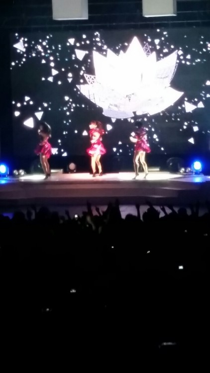 Some photos from the Perfume concert cherrycolouredx and I went to tonight in NYC! They’re so much f