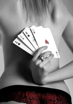 giochiamo a strip poker ??? 