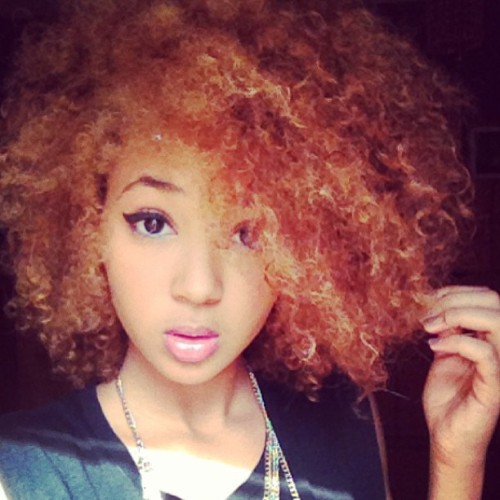 shesbombb:  newest member to our shesbombb team Andréa Sanchez reppin in paris follow her on instagram @andreuyaa ;) and check out her soundcloud http://soundcloud.com/andreuyaa  