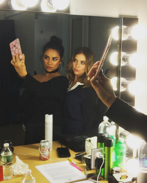 happyprettylittleliarsday:    @prettylittleliars: How #ButtahBenzo does selfies. MAGIC. 💫💫 #PLLsAtRefinery29 #PLL   