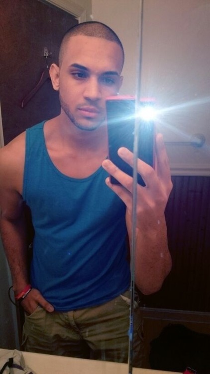 bate-orade:  bate-orade:bello3118 is so hot!!! Submit Your PicsMasturbate With Me ;) bello3118