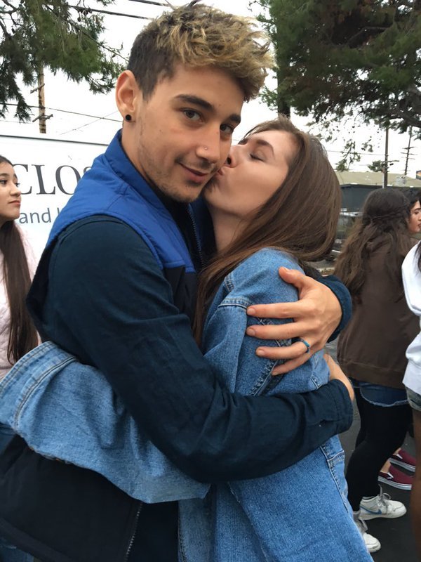 janoskiansupdate:  Luke with fans at the Top Five Live event today