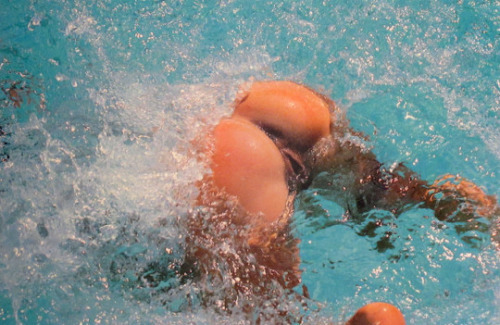 Hairy Muff Diver