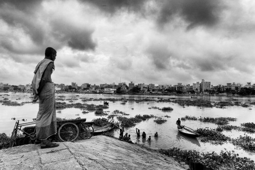 Life on a ‘Death River’ in Bangladesh: Photographer Ugo Borga documents the human and environmental 