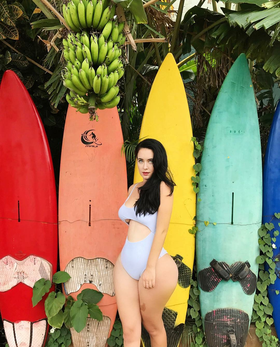 slim-n-wide:  Holly Luyah | @luyah on instagram Instagram.com/luyah Follow “Small