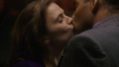 cosima-niehaus:  magikofficial:  countessbatman:  Everytime I see a forced heterosexual