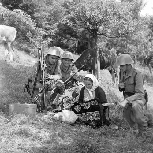 fuldagap: Millitary maneuvers in the Yugoslav countryside.