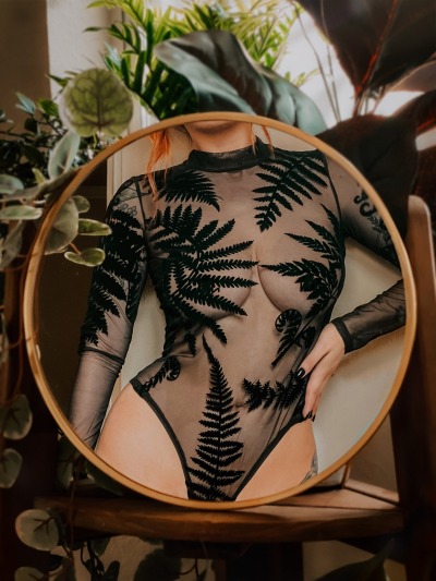 spookyy-foxx:New favorite bodysuit 🌿