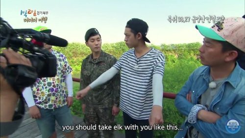 secretlifeofhoneyvilla:Joon Young and his Elk detector 