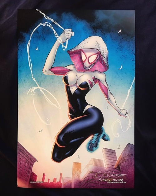 It is #gwensday, my dudes. Art by: @shelbywrobertson https://www.instagram.com/p/BpC7NFGDZoz/?utm_s