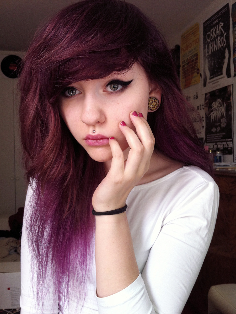 ericaelly:  I’m bored. help me. 