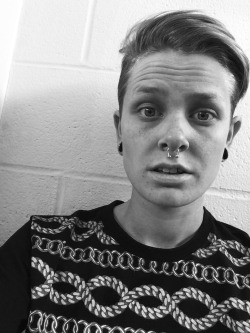 coolest-humans:  hi i’m caleigh i like alternative rock and stuff :-)