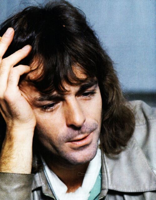 sailonacrossthesea:Rick Wright showing how to be a babe